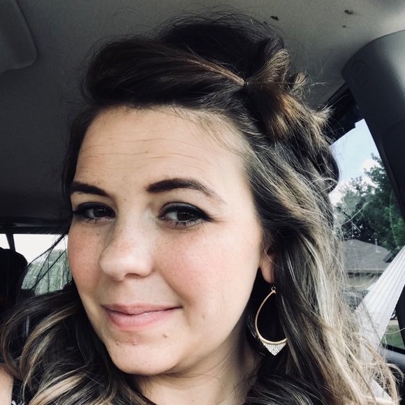 Meet your Posher, Emily - Picture 1 of 1